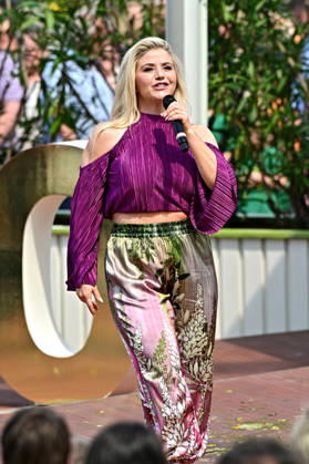 ZDF - Fernsehgarten. Sängerin Beatrice Egli während der ZDF - Unterhaltungsshow Fernsehgarten am 10.05.2026 in Mainz. 20260510MWI120475