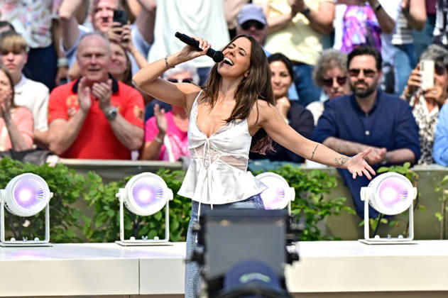 ZDF - Fernsehgarten. Sängerin Vanessa Mai während der ZDF - Unterhaltungsshow Fernsehgarten am 10.05.2026 in Mainz. 20260510MWI120657