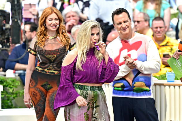 ZDF - Fernsehgarten. Beatrice Egli , Palina Rojinski und Guido Maria Kretschmer während der ZDF - Unterhaltungsshow Fernsehgarten am 10.05.2026 in Mainz. 20260510MWI120771