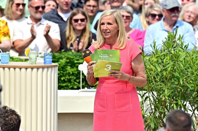 ZDF - Fernsehgarten. Moderatorin Andrea Kiwi Kiewel während der ZDF - Unterhaltungsshow Fernsehgarten am 10.05.2026 in Mainz. 20260510MWI120801