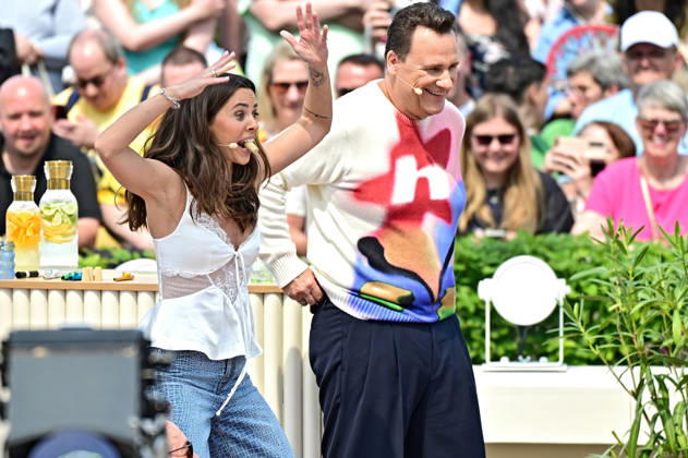 ZDF - Fernsehgarten. Vanessa Mai und Guido Maria Kretschmer während der ZDF - Unterhaltungsshow Fernsehgarten am 10.05.2026 in Mainz. 20260510MWI120862