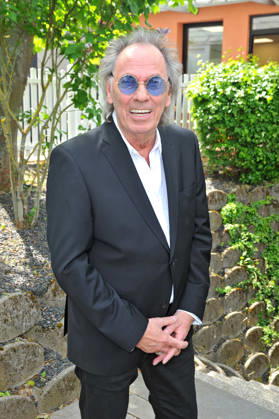 ZDF - Fernsehgarten. Hugo Egon Balder während der ZDF - Unterhaltungsshow Fernsehgarten am 10.05.2026 in Mainz. 20260510MWI120944