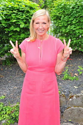 ZDF - Fernsehgarten. Moderatorin Andrea Kiwi Kiewel während der ZDF - Unterhaltungsshow Fernsehgarten am 10.05.2026 in Mainz. 20260510MWI120966