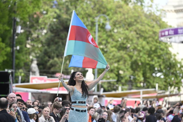 VIENNA, AUSTRIA 20260510 Jiva representing Azerbaijan on the turquoise carpet ahead of next week s semi finals and final of this year s Eurovision Song Contest ESC in Vienna, Austria WIEN AUSTRIA x10070x  Copyright: xJessicaxGow TTx EUROVISION 2026 TURQUOISE CARPET OE3Qa_lW8aI
