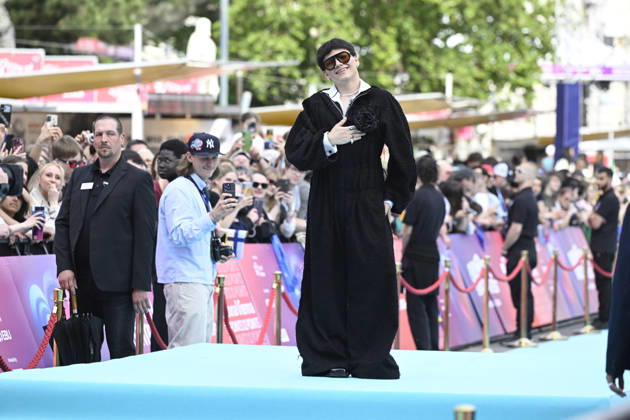 VIENNA, AUSTRIA 20260510 Last year s winner JJ from Austria on the turquoise carpet ahead of next week s semi finals and final of this year s Eurovision Song Contest ESC in Vienna, Austria WIEN AUSTRIA x10070x  Copyright: xJessicaxGow TTx EUROVISION 2026 TURQUOISE CARPET v2imFNixtBI