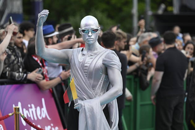 VIENNA, AUSTRIA 20260510 Lion Ceccah representing Lithuania on the turquoise carpet for next weeks semi-finals and final of this years Eurovision Song Contest ESC in Vienna, Austria VIENNA AUSTRIA x10070x  Copyright: xJessicaxGow TTx EUROVISION 2026 TURKOSA MATTAN 15bkDVlOKYs