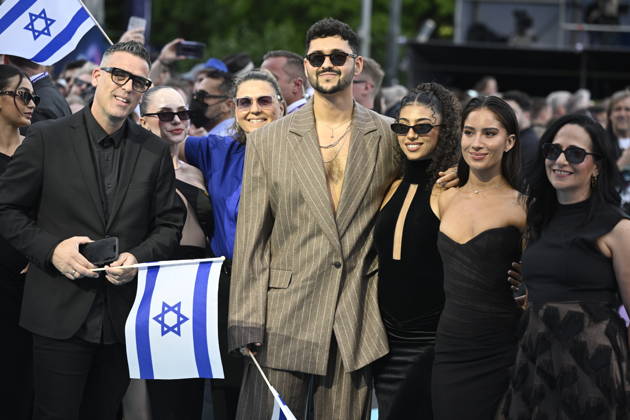 VIENNA, AUSTRIA 20260510 Noam Bettan representing Israel on the turquoise carpet ahead of next week s semi finals and final of this year s Eurovision Song Contest ESC in Vienna, Austria WIEN AUSTRIA x10070x  Copyright: xJessicaxGow TTx EUROVISION 2026 TURQUOISE CARPET FdXOAPXwwao