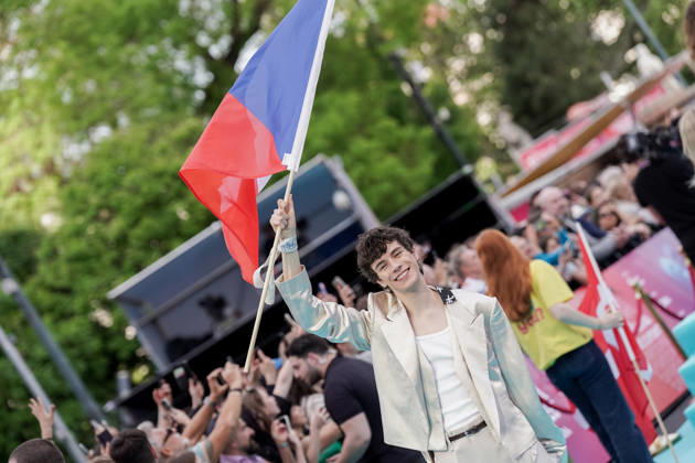 10.05.2026 - Europa, Österreich, Wien: Eröffnungszeremonie Turquoise Carpet Event des 70. Eurovision Song Contest 2026 am Rathausplatz; Daniel Zizka mit dem Song CROSSROADS für Tschechien Copyright: xLUKAxKOLANOVICx