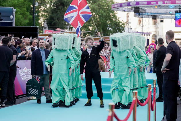 10.05.2026 - Europa, Österreich, Wien: Eröffnungszeremonie Turquoise Carpet Event des 70. Eurovision Song Contest 2026 am Rathausplatz; LOOK MUM NO COMPUTER mit dem Song Eins, Zwei, Drei für das Vereinigte Königreich Copyright: xLUKAxKOLANOVICx