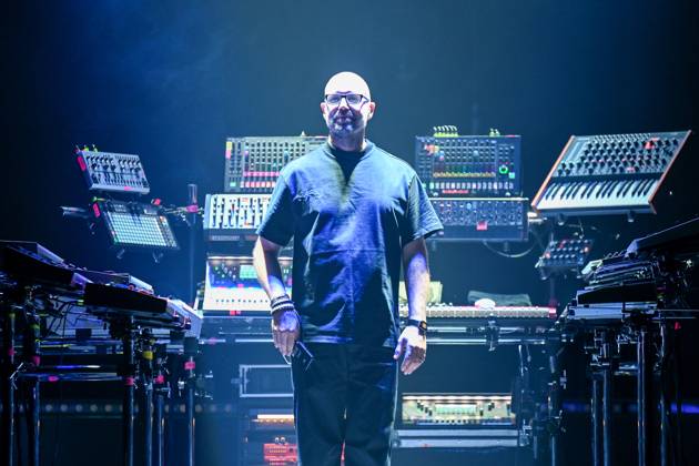 Entertainment Bilder des Tages Schiller - Euphoria - The Laser Experience am 10.05.2026 in der Rudolf Weber-Arena in Oberhausen Schiller ( Christopher von Deylen ) steht am 10.05.2026 in der Rudolf Weber-Arena in Oberhausen auf der Bühne.