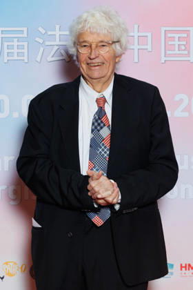 11 eme Festival du Cinéma Chinois en France au cinema Pathe Palace Arrivees des celebrites sur le tapis rouge Jean Jacques Annaud Opening of the 11th Chinese Film Festival in France at the Pathe Palace cinema in Paris 455754 2026 05 10  Copyright: xSebastienxFremontx xStarfacex STAR_455754_015