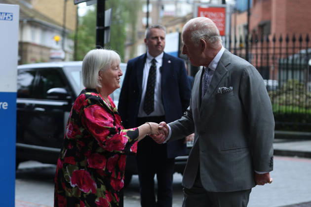 May 11, 2026, London, England, United Kingdom: Britain s King CHARLES III visits the Cancer Centre at Guy s Hospital during celebrations marking the hospital s 300th anniversary. London United Kingdom - ZUMAa279 20260511_zsp_a279_014 Copyright: xZeynepxDemirxAslimx