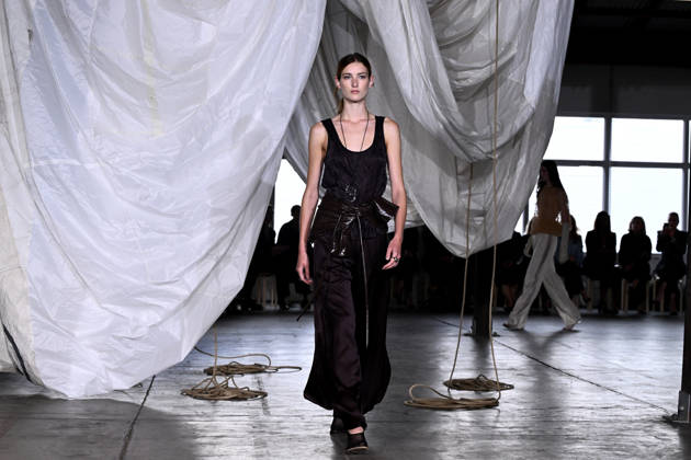 AUSTRALIAN FASHION WEEK, A model walks the runway wearing creations by Australian designer Bianca Spender, during Australian Fashion Week in Sydney, Tuesday, May 12, 2026. ( NO ARCHIVING SYDNEY NEW SOUTH WALES AUSTRALIA  Copyright: xDANxHIMBRECHTSx 20260512182181206440