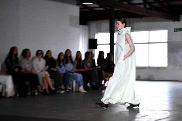 AUSTRALIAN FASHION WEEK, A model walks the runway wearing creations by Australian designer Bianca Spender, during Australian Fashion Week in Sydney, Tuesday, May 12, 2026. ( NO ARCHIVING SYDNEY NEW SOUTH WALES AUSTRALIA  Copyright: xDANxHIMBRECHTSx 20260512192155506389