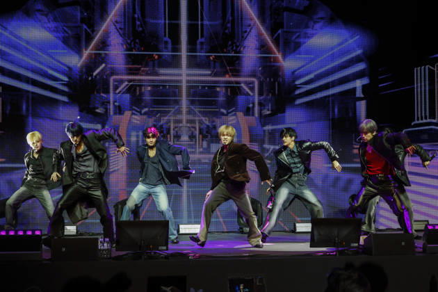 K-pop group YOUNITE holds media showcase for mini-album in Seoul Members of the South Korean boy group YOUNITE perform their new title track POSE! during a showcase for their eighth mini-album, INYUN Part.1, in Seoul, South Korea, on May 12, 2026. The release marks the group s debut under their new agency, Para Music, and features five tracks centered on the themes of connection and fate. Seoul South Korea  Copyright: xMatrixxImagesx xJungxUi-Chelx