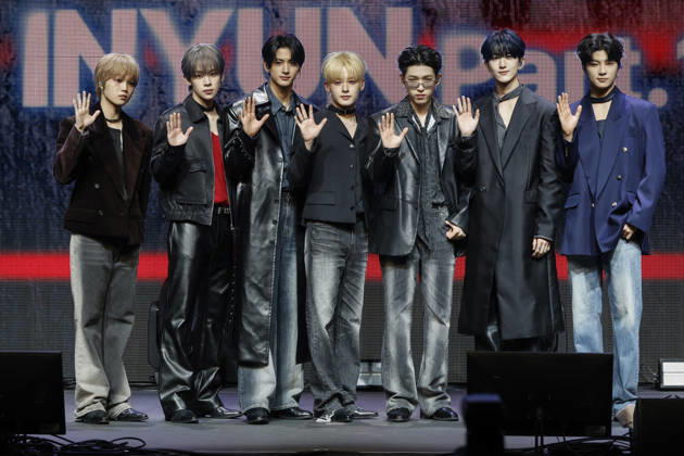 K-pop group YOUNITE holds media showcase for mini-album in Seoul (L-R) Eunho, Steve, Hyungseok, Woono, DEY, Kyungmun, and Sion of South Korean boy group YOUNITE pose for photos during a showcase for their eighth mini-album, INYUN Part.1, in Seoul, South Korea, on May 12, 2026. The release marks the group s debut under their new agency, Para Music, and features five tracks centered on the themes of connection and fate. Seoul South Korea Copyright: xMatrixxImagesx xJungxUi-Chelx