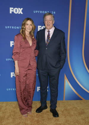 2026 FOX Upfront Jenna Elfman, Stephen Fry attends the 2026 FOX Upfront, held at 151 West 55th Street in New York City, Monday, May 11, 2026., Credit:Jennifer Graylock Avalon United States, New York, New York  Copyright: xJenniferxGraylockx xAvalonx 1098207282