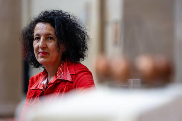 When Words Fall Silent, Cinema Speaks by Zineb Sedira at Tate Britain, London, UK 12 May 2026 Algerian-French artist Zineb Sedira poses with her new commission When Words Fall Silent, Cinema Speaks in the Duveen Galleries at Tate Britain, London, UK, on 12 May 2026. The large-scale immersive installation, the artist s largest UK commission to date, draws on family archives and the history of cinema to explore themes of memory, migration and trauma., Credit:Pete Speller Avalon Copyright: xPetexSpellerx xAvalonx 1098288722