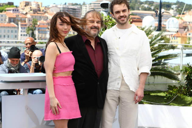 May 12, 2026, Cannes, Cote D azur, France: Children KATIE JACKSON and WILLIAM JACKSON accompany their father PETER JACKSON as he attends the Honorary Palme d Or photocall at the 79th Annual Cannes Film Festival at Palais des Festivals in Cannes, France Cannes France  - ZUMAc179 20260512_zep_c179_019 Copyright: xMickaelxChavetx
