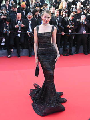 IPA84602394 - Cannes, 79th Cannes Film Festival 2026, red carpet di apertura Nella foto: Ginta Biku  Copyright: xManuelexMangiarottix xPoolxPhotoxEventsx07x 84602394