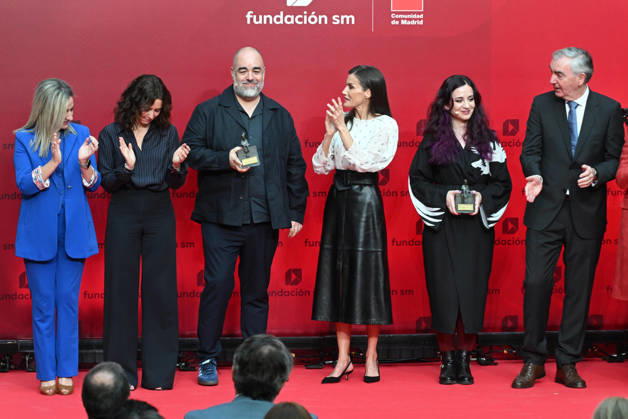 Queen Letizia presents the awards to the winning authors in the 48th edition of the SM Childrens Literature Awards Family photo during the 48th edition of the SM Childrens Literature Awards El Barco de Vapor and Gran Angular 2026, at the Real Casa de Correos, on May 12, 2026, in Madrid Spain Winners Josan Hatero and Alba Quintas Garciandia will receive an award of 35,000 euros each, the largest in the Spanish-speaking world in their categories REINA REALEZA LITERATURA José Madrid Madrid Madrid Spain  Copyright: xJosÃ xOlivax 7518262