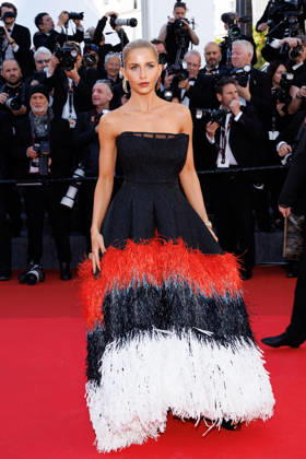 Caroline Daur Montée des marches du film La vénus électrique pour la cérémonie douverture du 79ème Festival International du Film de Cannes, le 12 mai 2026 Jacovides Moreau Bestimage Red carpet for The electric kiss during the 79th Cannes International Film Festival Opening ceremony on May 12, 2026 Cannes France  Copyright: xJACOVIDES-MOREAUx xBESTIMAGExJACOVIDES-MOREAUx xBESTIMAGEx