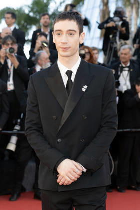 Théodore Pellerin Montée des marches du film La vénus électrique pour la cérémonie douverture du 79ème Festival International du Film de Cannes, le 12 mai 2026 Olivier Borde Bestimage Red carpet for The electric kiss during the 79th Cannes International Film Festival Opening ceremony on May 12, 2026 Cannes France  Copyright: xOLIVIERxBORDEx xBESTIMAGExOLIVIERxBORDEx xBESTIMAGEx