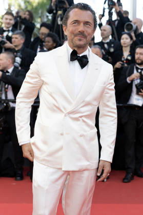 William Abadie Montée des marches du film La vénus électrique pour la cérémonie douverture du 79ème Festival International du Film de Cannes, le 12 mai 2026 Olivier Borde Bestimage Red carpet for The electric kiss during the 79th Cannes International Film Festival Opening ceremony on May 12, 2026 Cannes France Copyright: xOLIVIERxBORDEx xBESTIMAGExOLIVIERxBORDEx xBESTIMAGEx
