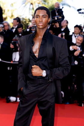 Alton Mason Montée des marches du film La vénus électrique pour la cérémonie douverture du 79ème Festival International du Film de Cannes, le 12 mai 2026 Olivier Borde Bestimage Red carpet for The electric kiss during the 79th Cannes International Film Festival Opening ceremony on May 12, 2026 Cannes France Copyright: xOLIVIERxBORDEx xBESTIMAGExOLIVIERxBORDEx xBESTIMAGEx