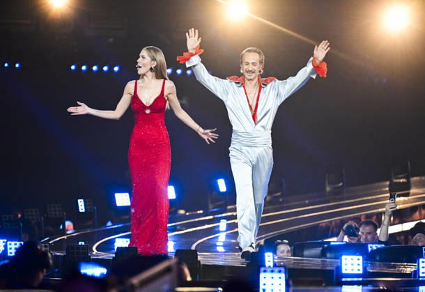VIENNA, AUSTRIA 20260512 The presenters Victoria Swarovski and Michael Ostrowski during the semi-final 1 of the 70th edition of the Eurovision Song Contest ESC in the Wiener Stadthalle in Vienna, Austria, Tuesday, May 12, 2026 VIENNA AUSTRIA x10070x  Copyright: xJessicaxGow TTx EUROVISION 2026 SEMIFINAL 1 Wvj0WLlj6Bs