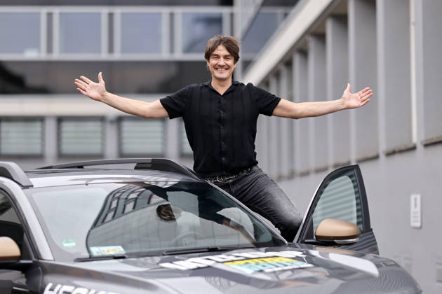 Comedian Matze Knop beim Tour-Auftakt zu seinem neuen Programm Spitzenreiter - Wo wir sind ist vorne im Gloria Theater in Köln. Köln, 12.05.2026 NRW Deutschland Copyright: xChristophxHardtx