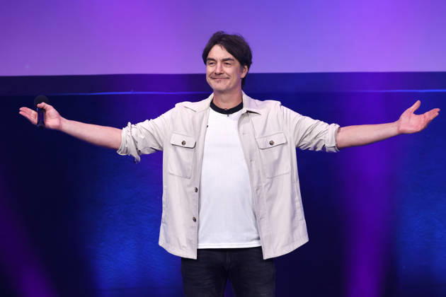 Comedian Matze Knop beim Tour-Auftakt zu seinem neuen Programm Spitzenreiter - Wo wir sind ist vorne im Gloria Theater in Köln. Köln, 12.05.2026 NRW Deutschland Copyright: xChristophxHardtx
