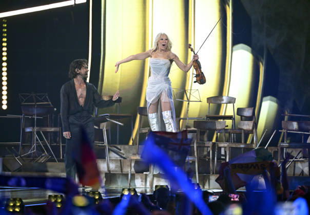 VIENNA, AUSTRIA 20260512 Linda Lampenius and Pete Parkkonen representing Finland with the entry Liekinheitin during the semi-final 1 of the 70th edition of the Eurovision Song Contest ESC in the Wiener Stadthalle in Vienna, Austria, Tuesday, May 12, 2026 VIENNA AUSTRIA x10070x  Copyright: xJessicaxGow TTx EUROVISION 2026 SEMIFINAL 1 SgQx448_8Rc