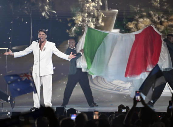 Sal Da Vinci representing Italy with the song Per sempre sÃ¬ during semi final 1 of the 70th Eurovision Song Contest ESC at the Wiener Stadthalle in Vienna, Austria, Tuesday 12 May 2026 VIENNA AUSTRIA x10070x  Copyright: xJessicaxGow TTx EUROVISION SONG CONTEST 2026 SEMI-FINAL 1 AKfeW7SOojs