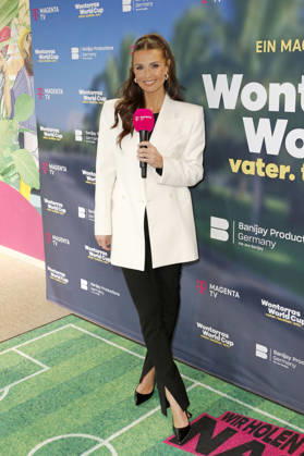 Laura Wontorra beim Premieren-Screening der Magenta TV Doku-Serie Wontorras World Cup - Vater. Tochter. WM. im Telekom Flagship Store. Hamburg, 12.05.2026
