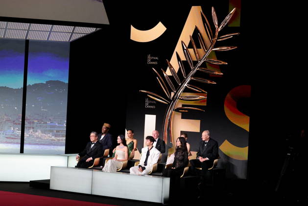 Park Chan wook, Isaach de Bankolé, Demi Moore, Ruth Negga, Diego Céspedes, Paul Laverty, Chloé Zhao, Stellan Skarsgard Opening ceremony of the 79th Cannes International Film Festival, May 12, 2026 Borde Jacovides Moreau Bestimage Red carpet for The electric kiss during the 79th Cannes International Film Festival Opening ceremony on May 12, 2026 Cannes France  Copyright: xJACOVIDES-BORDE-MOREAUx xBESTIMAGExJACOVIDES-BORDE-MOREAUx xBESTIMAGEx