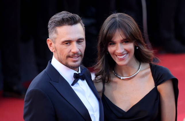 James Franco et sa compagne Izabel Pakzad Montée des marches du film La vénus électrique pour la cérémonie douverture du 79ème Festival International du Film de Cannes, le 12 mai 2026 Jacovides Moreau Bestimage Red carpet for The electric kiss during the 79th Cannes International Film Festival Opening ceremony on May 12, 2026 Cannes France  Copyright: xJACOVIDES-MOREAUx xBESTIMAGExJACOVIDES-MOREAUx xBESTIMAGEx