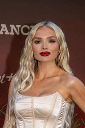 Paramount+ s Dutton Ranch New York Premiere, New York, USA - 12 May 2026 Natalie Alyn Lind attends Paramount+ s Dutton Ranch New York Premiere at AMC Lincoln Square 13 on May 12, 2026 in New York City. New York United States Copyright: xRonxAdarx xSOPAxImagesx _radar_dutton_20260512_00863