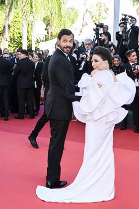79th Cannes Film Festival Red Carpet Opening Night - part 2 Palais des Festivals - Cannes, France Laurent Lafitte;Joan Collins 79th Cannes Film Festival Red Carpet Opening Night - part 2 Palais des Festivals - Cannes, France 12th May 2026 SGPItalia id 134688_008 *Not Exclusive  Copyright: xSGPx