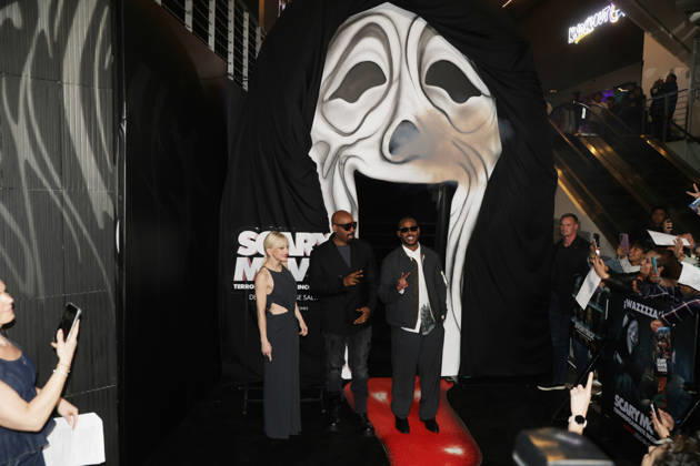 May 12, 2026, Mexico City, Ciudad de Mexico, Mexico: (L-R) Anna Faris, Shawn Wayans and Marlon Wayans attend the red carpet for Scary Movie 6 at Cinemex Plaza Antara. on May 12, 2026 in Mexico City, Mexico. Mexico City Mexico - ZUMAe321 20260512_zea_e321_058 Copyright: xIsmaelxRosasx