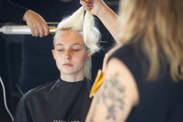 AUSTRALIAN FASHION WEEK, Behind the scenes models hair and make-up ahead of FDS TAFE NSW - The Innovators show during Australian fashion week at the Museum of contemporary art, Sydney, Wednesday, May 13, 2026. ( NO ARCHIVING MELBOURNE VICTORIA AUSTRALIA  Copyright: xNADIRxKINANIx 20260513199855173416