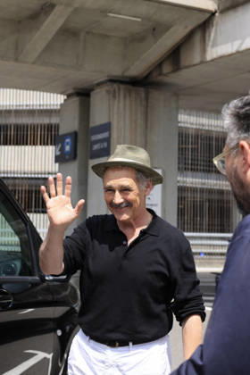 Mark Rylance arrives at Nice Airport during the 79th Cannes International Film Festival, France, on May 13, 2026 Laetitia Notarianni Bestimage Mark Rylance arrives at Nice Airport during the 79th Cannes International Film Festival, France, on May 13, 2026 Nice France  Copyright: xLaetitiaxNotarianni BestimagexLaetitiaxNotarianni Bestimagex
