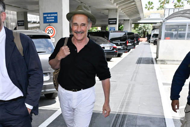 Cannes Mark Rylance At Nice Airport Mark Rylance is seen at Nice airport ahead of the 79th Cannes Film Festival in Nice, France on May 13, 2026. Photo by Julien Reynaud APS-Medias ABACAPRESS.COM Nice France  Copyright: xReynaudxJulien APS-Medias ABACAx