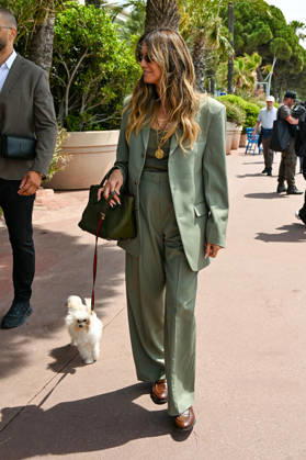 Heidi Kkum walks her dog on the Croisette during the 79th Cannes International Film Festival, France, on May 13, 2026 Gedeon Taieb Bestimage Heidi Klum walks her dog on the Croisette during the 79th Cannes International Film Festival, France, on May 13, 2026 Cannes France  Copyright: xGedeonxTaiebx xBestimagexGedeonxTaiebx xBestimagex