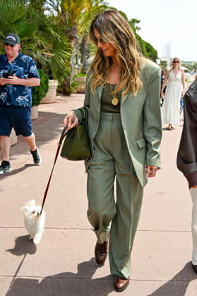 Heidi Kkum walks her dog on the Croisette during the 79th Cannes International Film Festival, France, on May 13, 2026 Gedeon Taieb Bestimage Heidi Klum walks her dog on the Croisette during the 79th Cannes International Film Festival, France, on May 13, 2026 Cannes France  Copyright: xGedeonxTaiebx xBestimagexGedeonxTaiebx xBestimagex