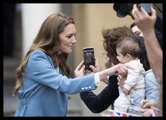 . 13 05 2026. Reggio Emilia, Italy. Kate Middleton. the Princess of Wales , on a walkabout outside the town hall in Reggio Emilia on day one of her visit to Italy.  xStephenxLockx xi-Imagesx IIM-26766-0033