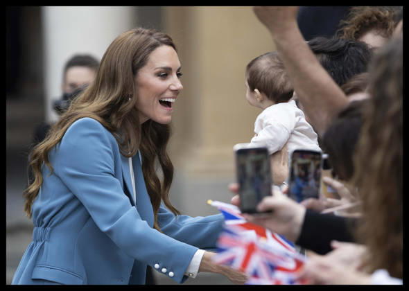. 13 05 2026. Reggio Emilia, Italy. Kate Middleton. the Princess of Wales , on a walkabout outside the town hall in Reggio Emilia on day one of her visit to Italy.  xStephenxLockx xi-Imagesx IIM-26766-0035