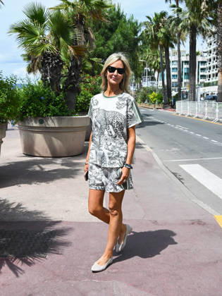 IPA84628937 - Cannes, 79th Cannes Film Festival 2026, Day 1 - Strolling VIPs on the Croisette - Pictured: Lady Victoria Hervey  Copyright: xManuelexMangiarottix xPoolxPhotoxEventsx07x 84628937