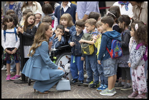 . 13 05 2026. Reggio Emilia, Italy. Kate Middleton. the Princess of Wales , on a walkabout outside the town hall in Reggio Emilia on day one of her visit to Italy.  xStephenxLockx xi-Imagesx IIM-26766-0051