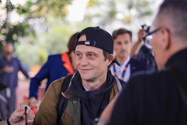 August Diehl arrives at Nice airport during the 79th Cannes International Film Festival on May 13th, 2026 Nice France Laetitia Notarianni Bestimage Celebrity arrivals at Nice airport during the 79th Cannes International Film Festival on May 13th, 2026 Nice France  Copyright: xLaetitiaxNotarianni BestimagexLaetitiaxNotarianni Bestimagex